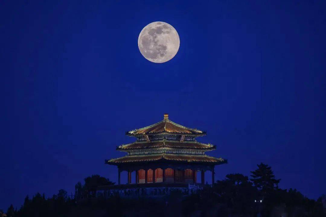 当流星光临地球的那一刻<strong></p>
<p>eos行情</strong>,用EOS记录下绝美星空