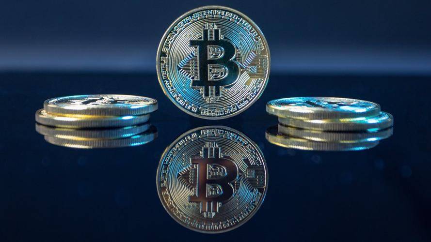 BTC 和 ETH 在关键水平上整合，暴风雨前平静？