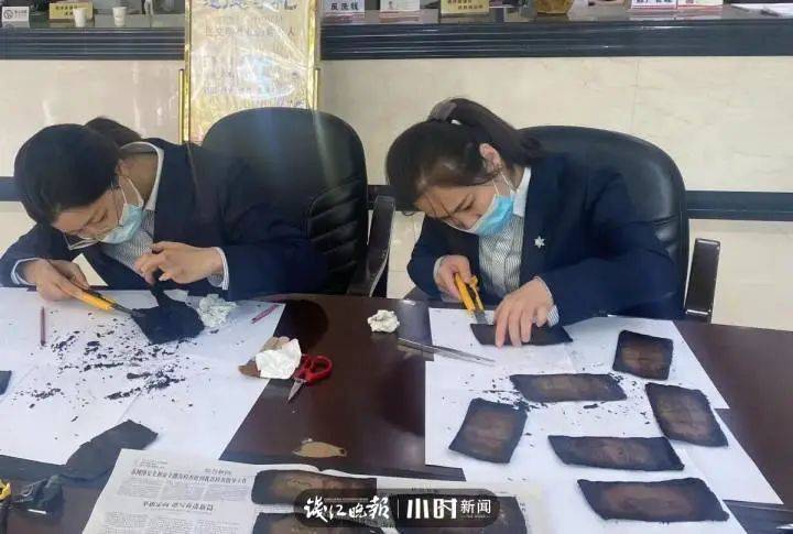 2万多人民币烧成“焦炭”！老夫妻焦急求助<strong></p>
<p>新农币</strong>，4个半小时后…