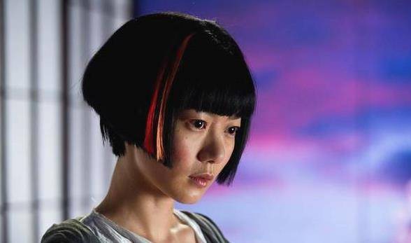 她是一代影后<strong></p>
<p>币圈新秀</strong>,曾被王家卫看中,虽出身名门却靠伦理片走红