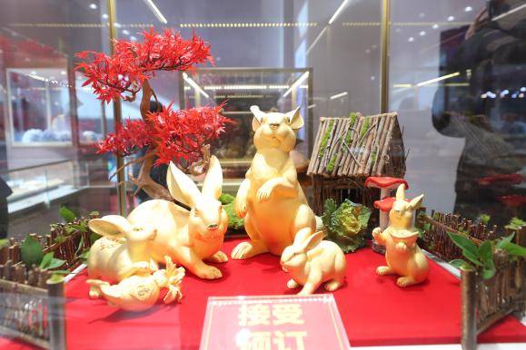 “新”意满满<strong></p>
<p>盛大股票</strong>，亮点纷呈 菜百股份惊艳亮相中国国际珠宝展