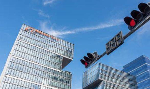 阿里巴巴盈利大幅改观，中概股似乎存在着不确定性