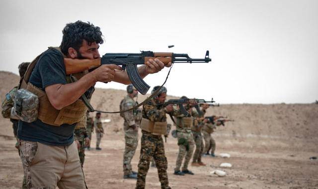 叙利亚雇佣兵一天工资很高么？每个月10000，但折合成人民币……