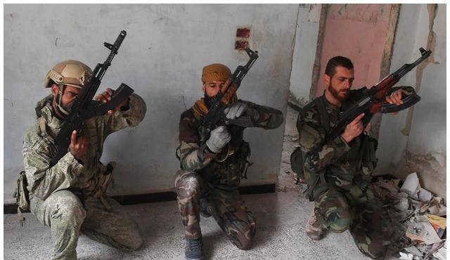 叙利亚雇佣兵一天工资很高么？每个月10000<strong></p>
<p>越币10000</strong>，但折合成人民币……