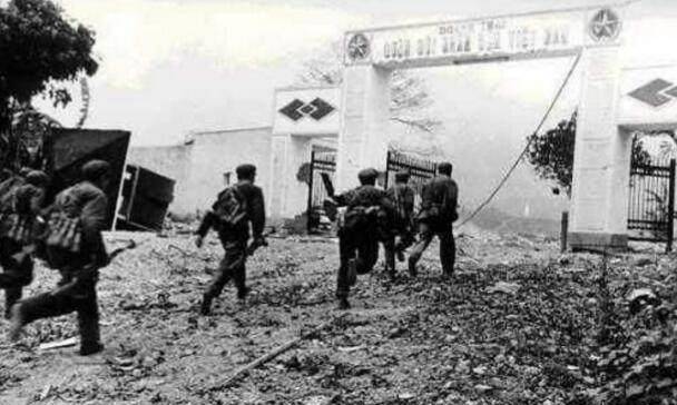 要过此关口得留下10000具尸体！越军咆哮<strong></p>
<p>越币10000</strong>，我军整连牺牲捍卫荣誉