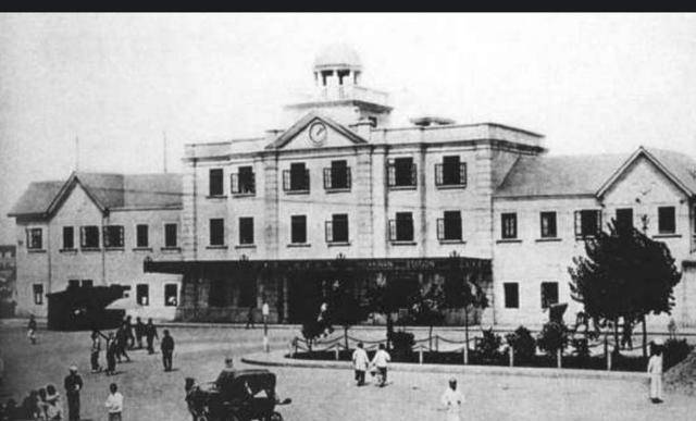 民国初期<strong></p>
<p>民国法币现在值多少钱</strong>，一块银元抵现在人民币多少钱？