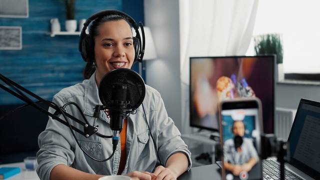 配音软件哪个好<strong></p>
<p>换ip软件哪个好用</strong>？手机配音软件哪个好用？自动配音解说软件推荐