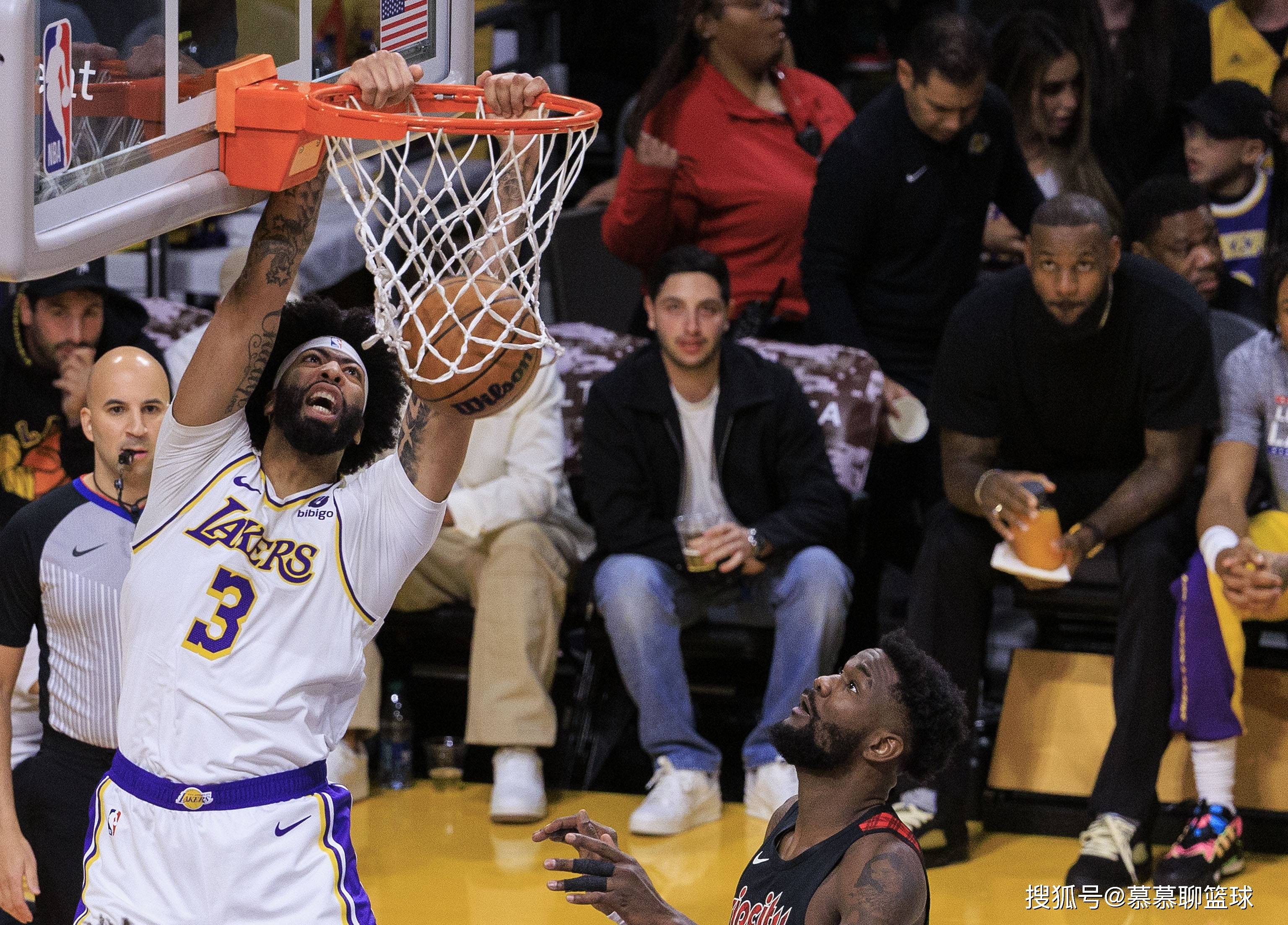 忍无可忍！浓眉向湖人提交易申请<strong></p>
<p>同向交易和反向交易</strong>，致歉詹姆斯不能再和你并肩作战