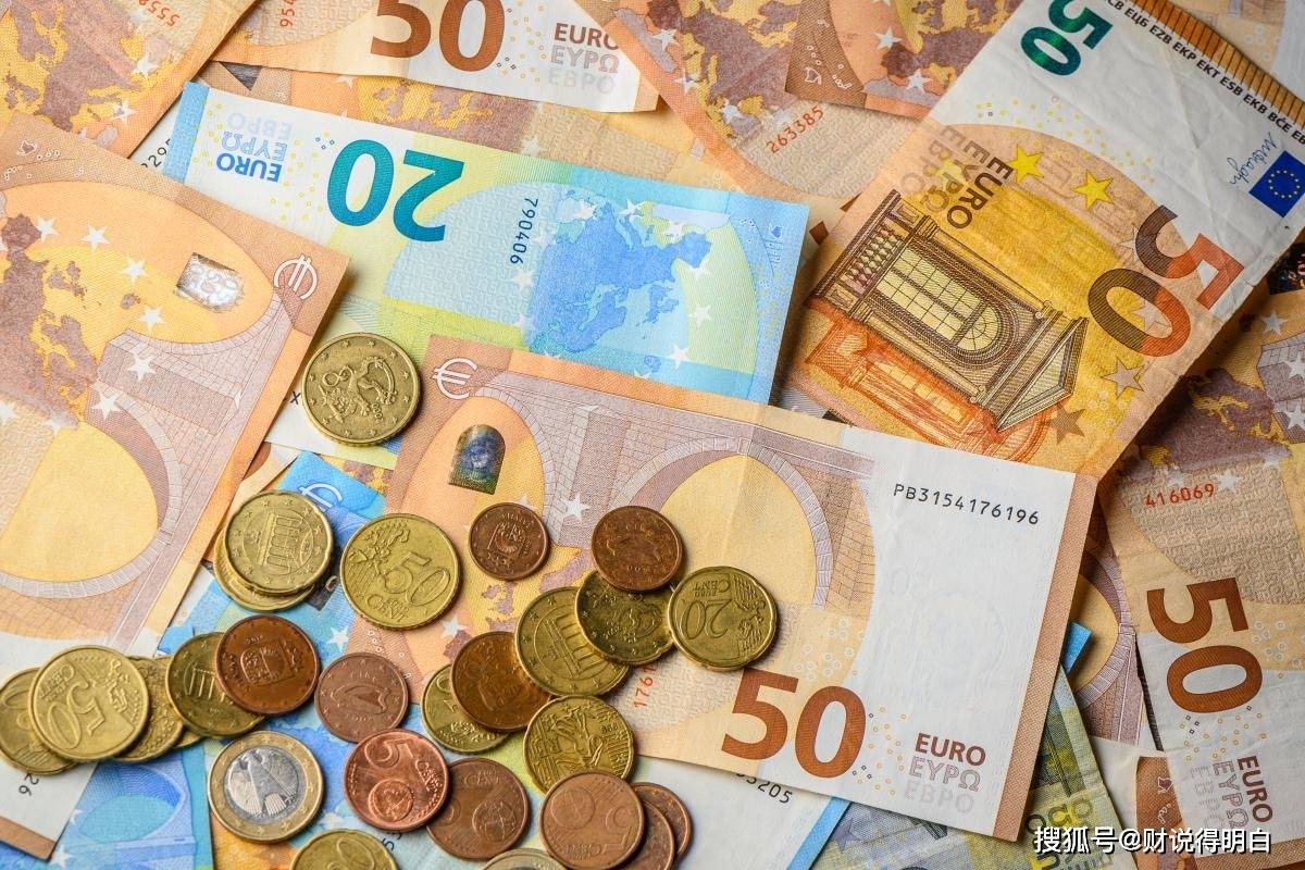 连抛595亿美债！货币战<strong></p>
<p>非美货币</strong>，中日联手，美元大跌，美债麻烦更大了