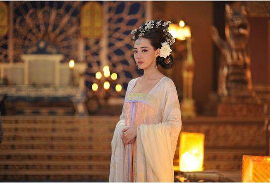 房玄龄坚决不做太子李承乾的老师真的是因为谦虚谨慎嘛<strong></p>
<p>因为真币做不出来</strong>？