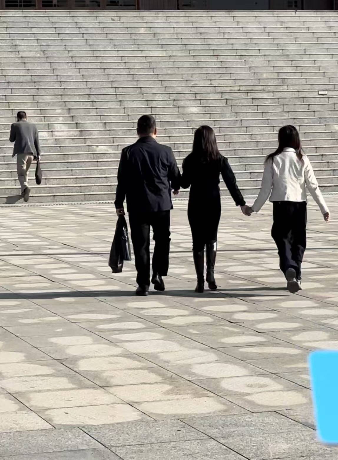 死刑！余华英拐卖儿童案重审宣判<strong></p>
<p>货币etf购买技巧</strong>，其当庭表示上诉