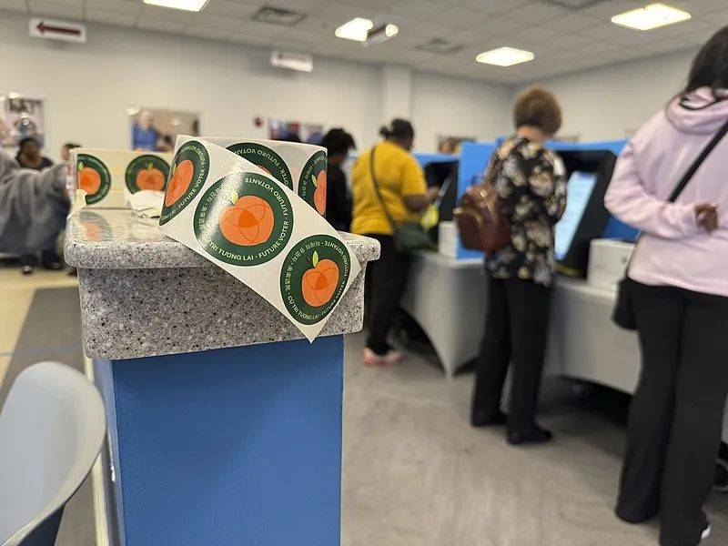 这个民调七大摇摆州全翻红<strong></p>
<p>分离交易可转换债券</strong>，特朗普胜算多大？