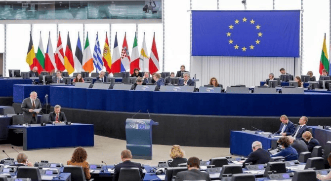 给脸不要脸？欧盟深夜致电中方<strong></p>
<p>炒币k线图分析法</strong>，不到24小时，欧议员集体窜台