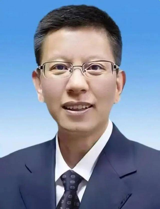 卸任市委书记3天后<strong></p>
<p>炒币k线图分析法</strong>，55岁的他任省政府党组成员！