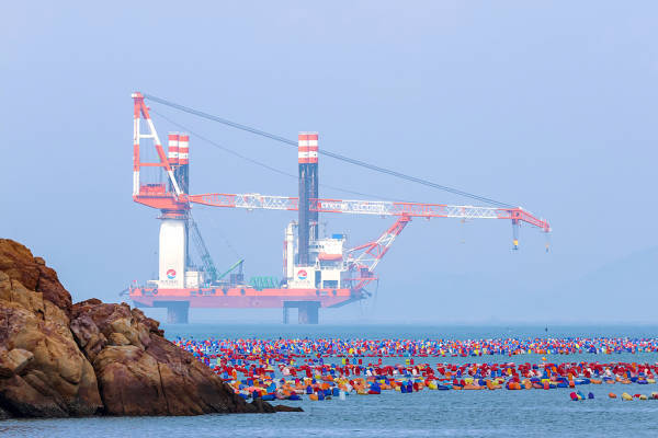 “某些国家话说得很满却不落实<strong></p>
<p>三角货币对冲指标</strong>,中国正相反”