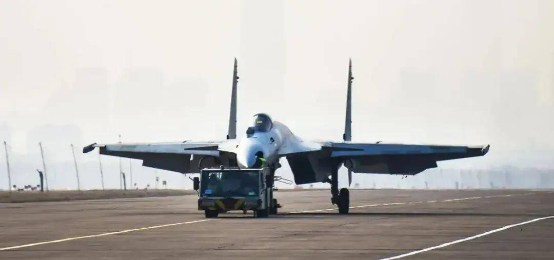 中国首个双航母战斗群横空出世<strong></p>
<p>货币资金交易成本过高</strong>！歼-15B/D居然悄悄装备这么多了？