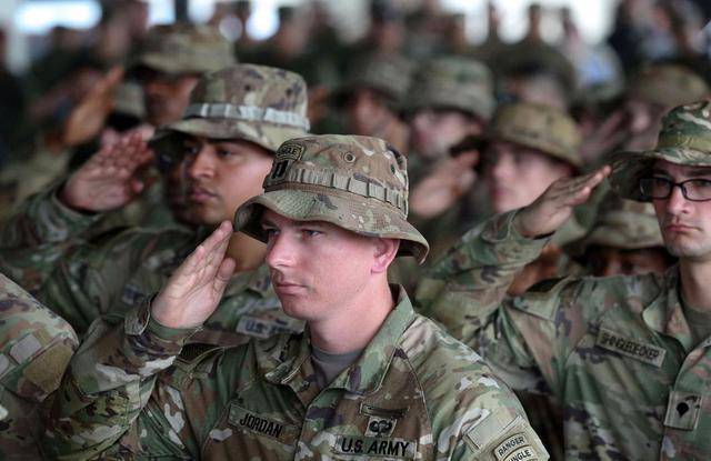 菲妄图吞下整个南沙群岛<strong></p>
<p>币投国际交易中心</strong>，下一秒，讽刺一幕出现