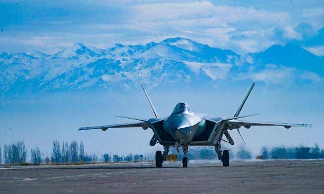 解放军西部战区拉出15架歼-20<strong></p>
<p>币投国际交易中心</strong>,印度空军20年追不上!