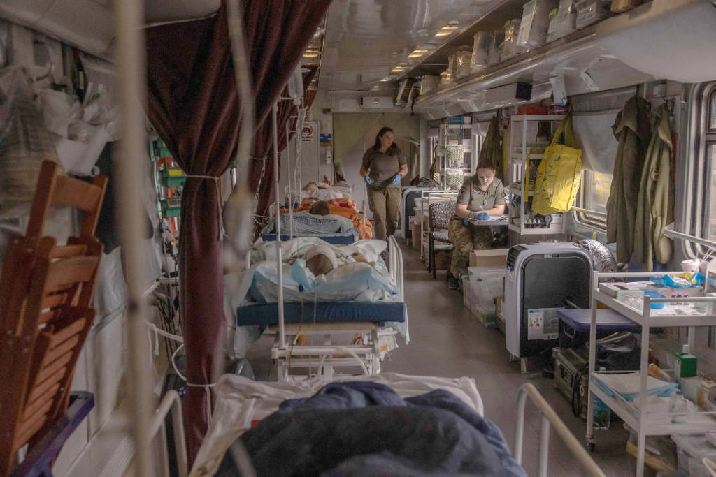 俄乌战火延烧第三冬：突袭、拉锯和反攻<strong></p>
<p>币投国际交易中心</strong>，双方都缺人了