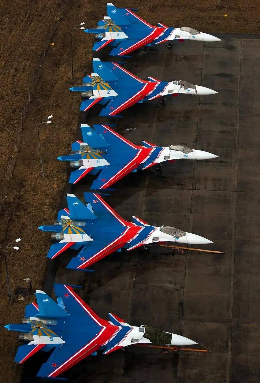 6型侧卫齐聚珠海<strong></p>
<p>土耳其货币货币贬值</strong>!歼-16和苏-35S孰强孰弱?歼-15T才是最强侧卫?