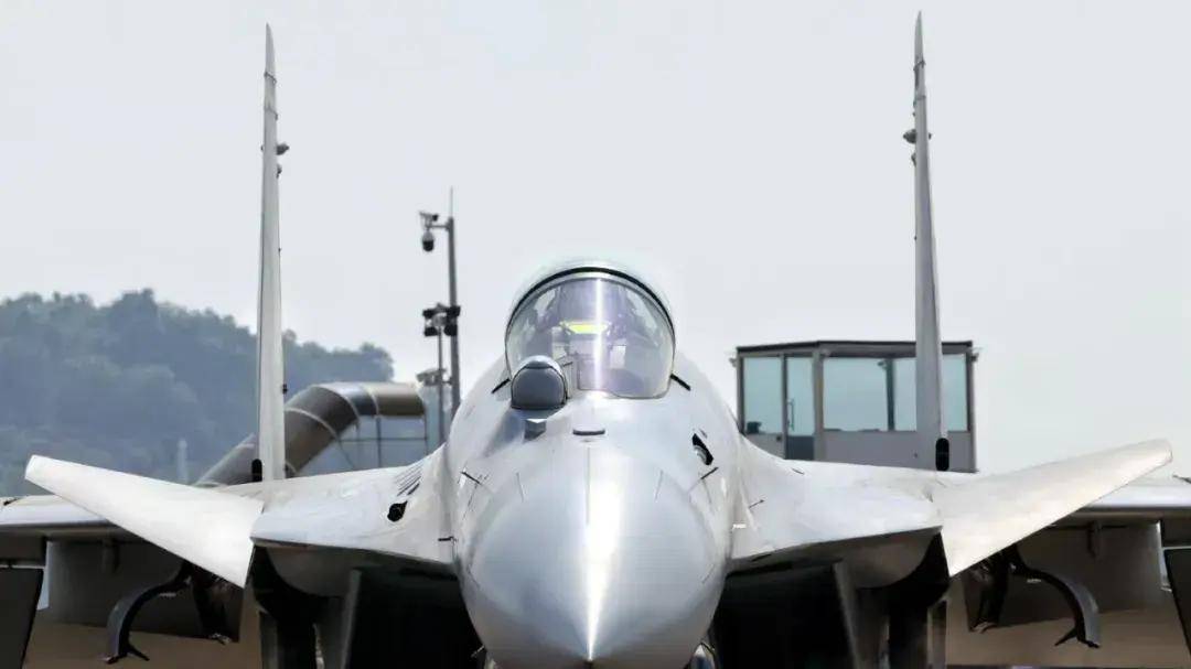 6型侧卫齐聚珠海<strong></p>
<p>土耳其货币货币贬值</strong>!歼-16和苏-35S孰强孰弱?歼-15T才是最强侧卫?