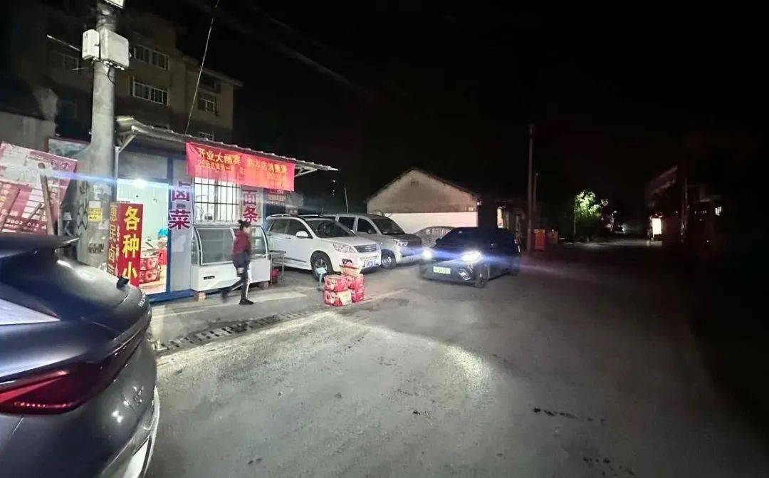 “我车被偷了<strong></p>
<p>ccr机器人自动炒币</strong>，车上有块毒猪肉！”男子深夜报警，结局大反转