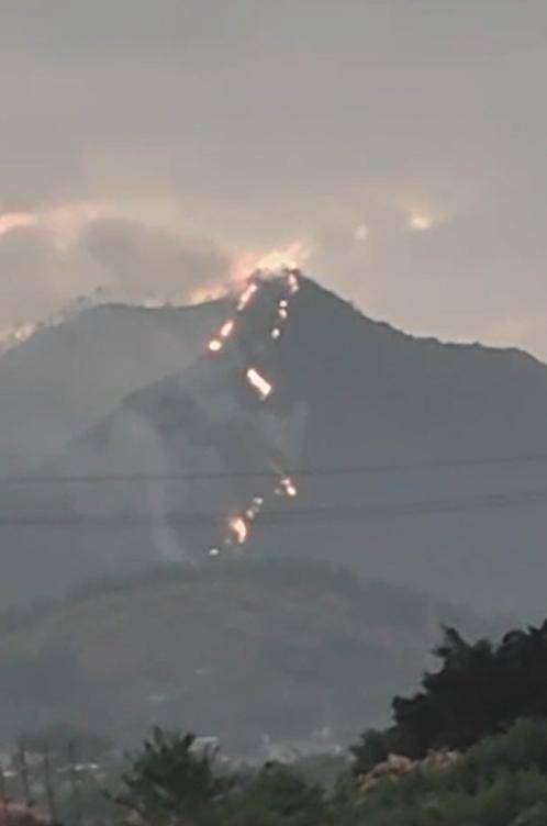 广西博白突发山火<strong></p>
<p>ccr机器人自动炒币</strong>，数公里外县城能看到明火，应急：已扑灭，无人员伤亡和重大财产损失