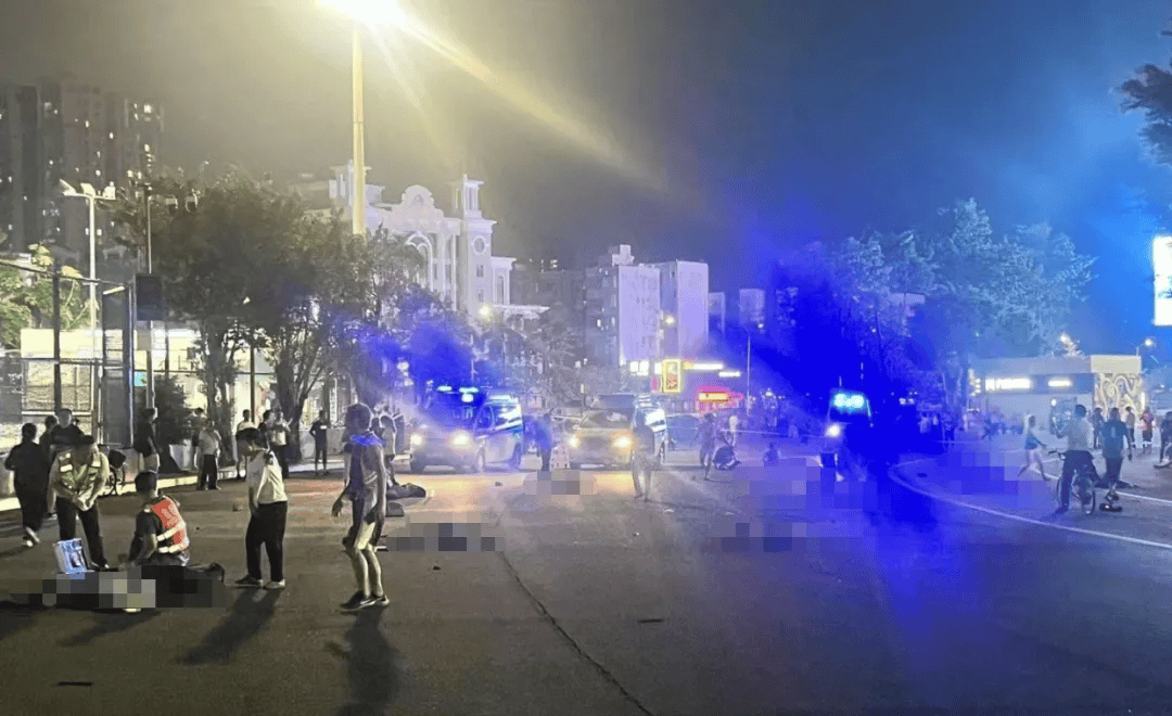 汽车撞倒多名行人逃逸<strong></p>
<p>炒币机器人有哪些</strong>,62岁男子被控制!警方通报→