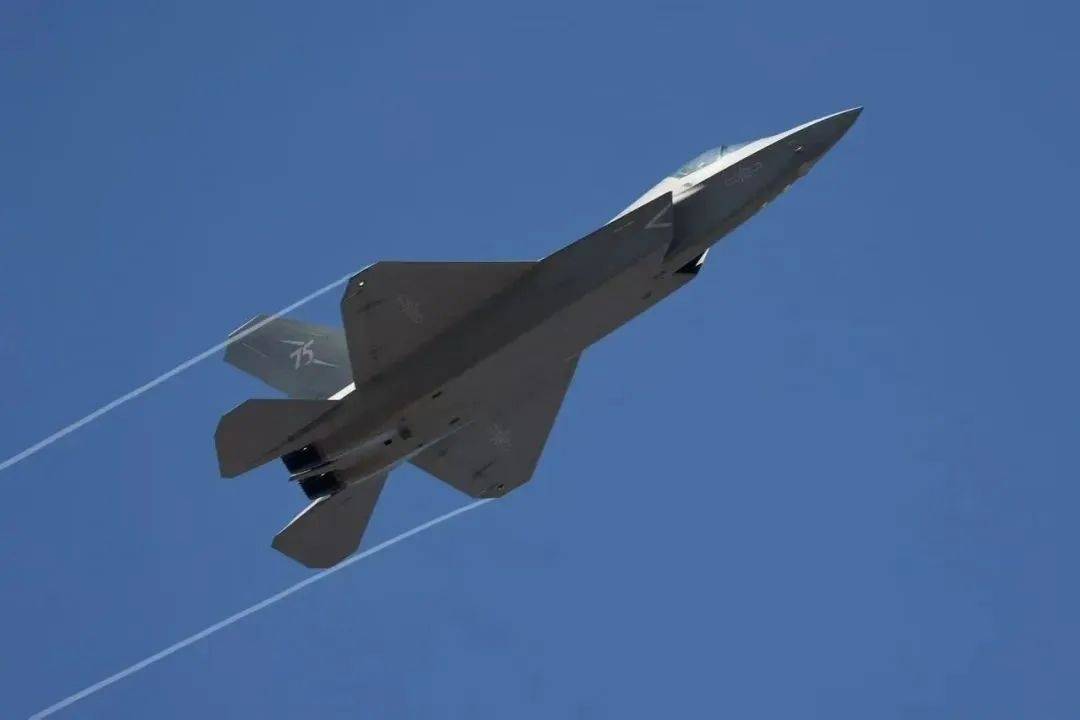 人民空军“三剑客”将升级为“四剑客”<strong></p>
<p>币圈最新消息在哪里看</strong>！歼-35A试验试飞过程公开：动则灵、静则稳