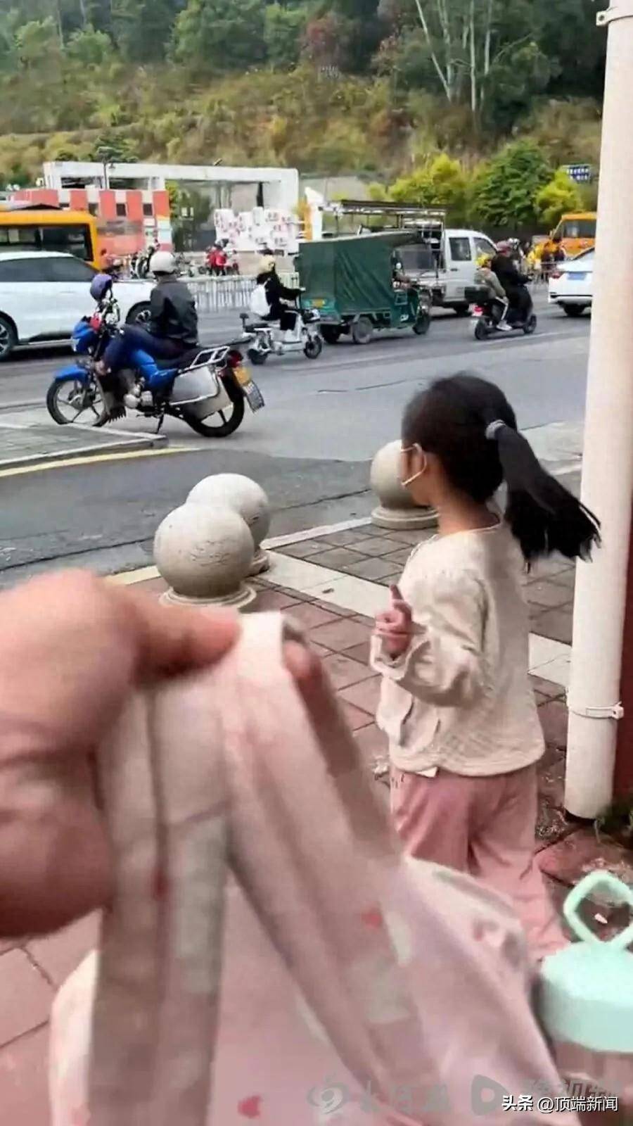 被泼开水女童返校书包现恐吓信:“再发视频<strong></p>
<p>币圈最新消息在哪里看</strong>,要你全家不好过”