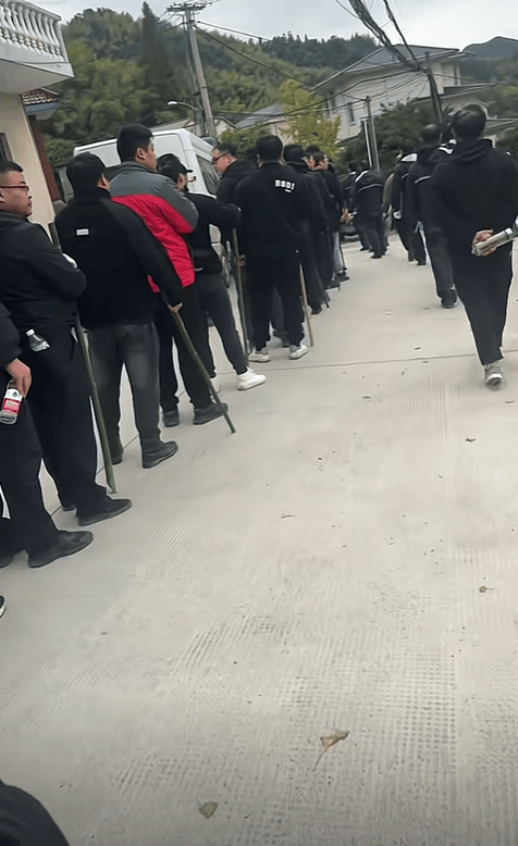 浙江诸暨重大刑案54岁徐一平在逃<strong></p>
<p>truechain币行情</strong>，警方悬赏3万追凶！村民：他杀妻并碎尸