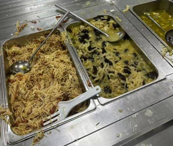 苏州一学校被曝学生宿舍环境脏乱差<strong></p>
<p>母币比普通币贵多少</strong>，食堂有发霉鸡蛋？校方回应