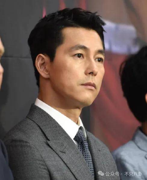 又发现新孩子了<strong></p>
<p>母币比普通币贵多少</strong>！这位50多岁大叔私生活这么混乱吗？