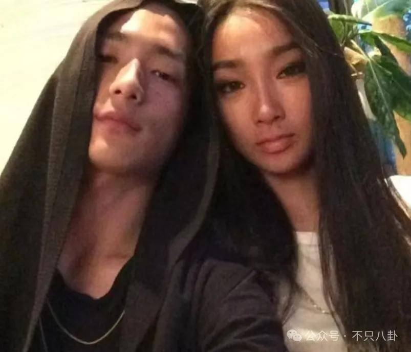 又发现新孩子了<strong></p>
<p>母币比普通币贵多少</strong>！这位50多岁大叔私生活这么混乱吗？