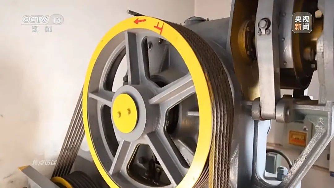 一电梯从11层冲顶到28层致7岁男孩全身骨折<strong></p>
<p>basecoin币</strong>，老旧电梯维修更新何解？