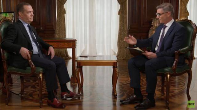 梅德韦杰夫：在格鲁吉亚<strong></p>
<p>basecoin币</strong>，一场“颜色革命”正试图发生