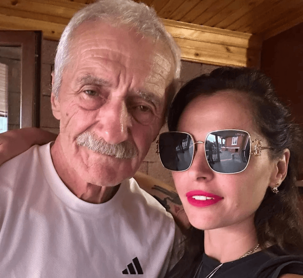 女子寻父多年<strong></p>
<p>basecoin币</strong>,发现父亲三年前就成了自己的Facebook好友