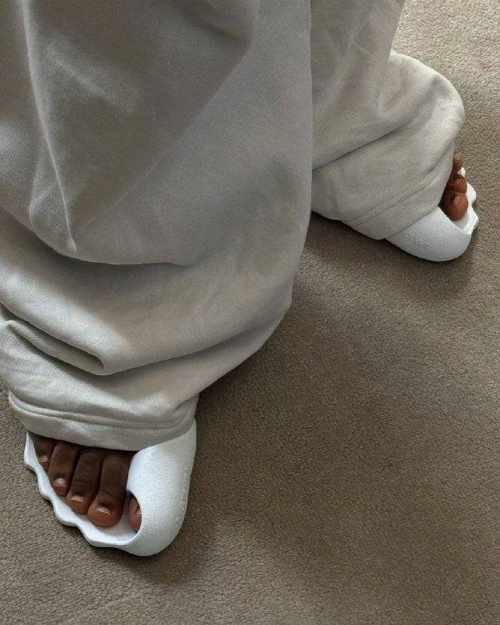 巴黎世家这鞋要卖1万多<strong></p>
<p>币圈一般去哪个论坛</strong>?网友看傻:确定不是鞋垫?