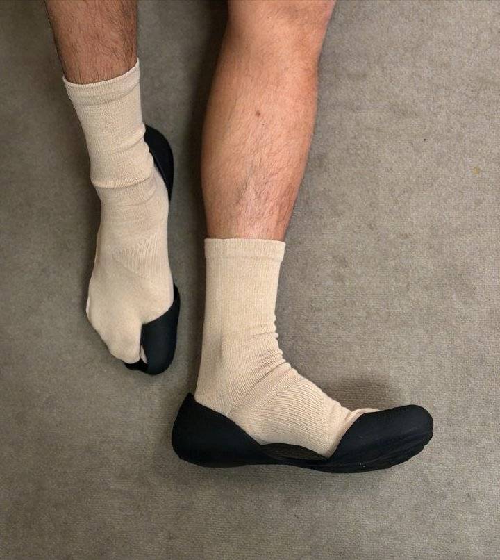 巴黎世家这鞋要卖1万多<strong></p>
<p>币圈一般去哪个论坛</strong>?网友看傻:确定不是鞋垫?