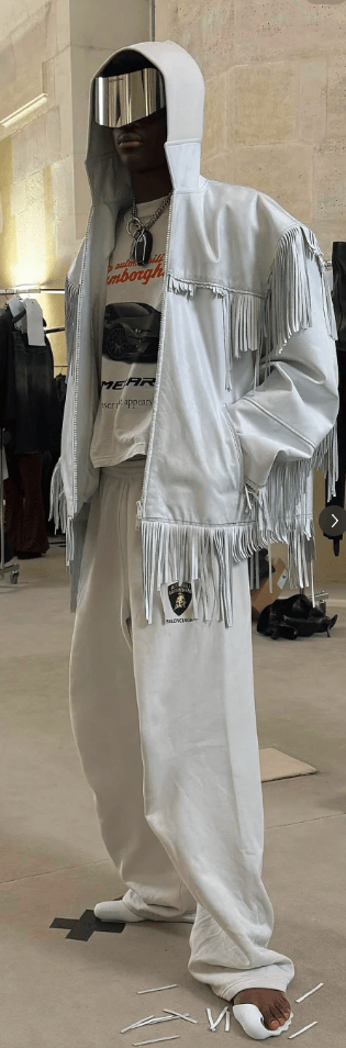 巴黎世家这鞋要卖1万多<strong></p>
<p>币圈一般去哪个论坛</strong>?网友看傻:确定不是鞋垫?