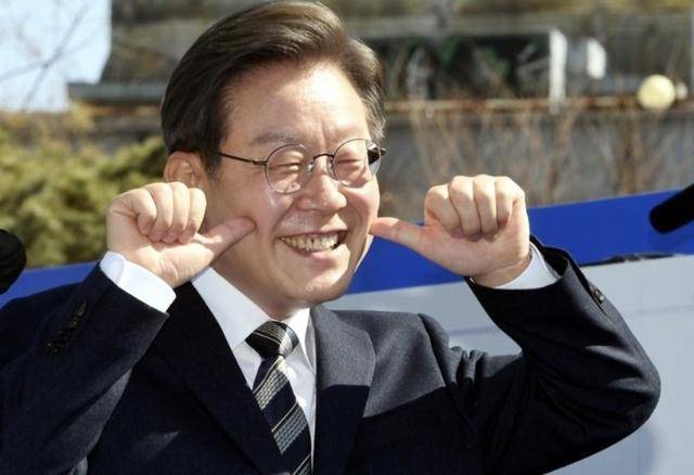 执政党捏着鼻子要“保尹”<strong></p>
<p>币圈一般去哪个论坛</strong>，尹锡悦的总统宝座，将由8个人决定