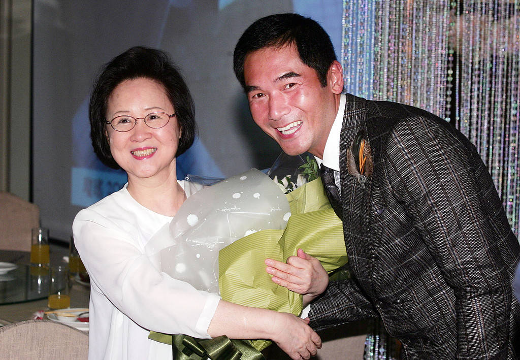 琼瑶翩然离世<strong></p>
<p>币圈一般去哪个论坛</strong>，留下比言情小说更多的思考