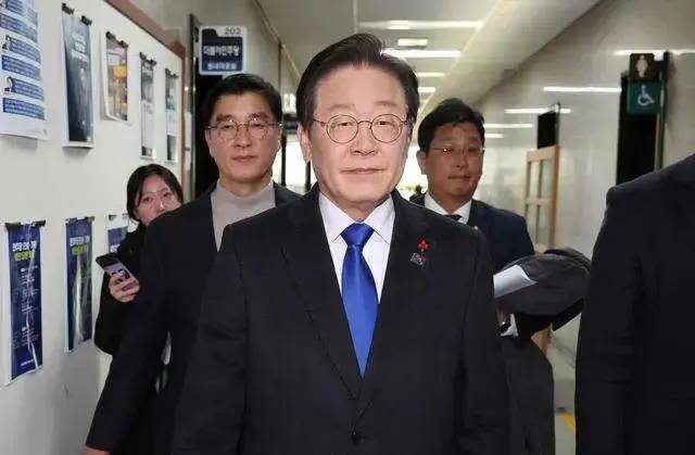 尹锡悦险中求稳：戒严风波逆转<strong></p>
<p>债券在途交易市场</strong>，国民力量党撑腰，李在明盼破局！