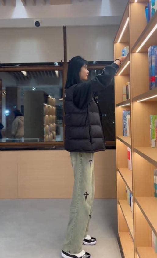 女孩身高2米26貌美如花<strong></p>
<p>货币互换的风险有哪些</strong>，妈妈天天发愁：白长这么漂亮，没人敢追