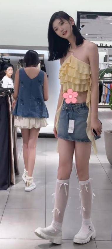 女孩身高2米26貌美如花<strong></p>
<p>货币互换的风险有哪些</strong>，妈妈天天发愁：白长这么漂亮，没人敢追