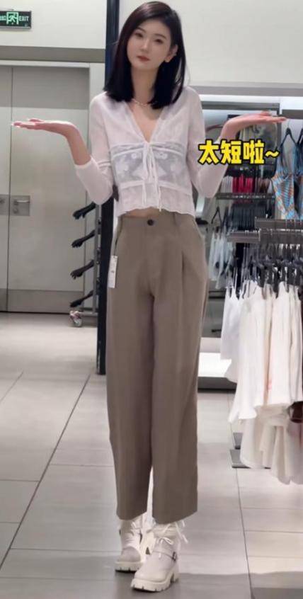 女孩身高2米26貌美如花<strong></p>
<p>货币互换的风险有哪些</strong>，妈妈天天发愁：白长这么漂亮，没人敢追