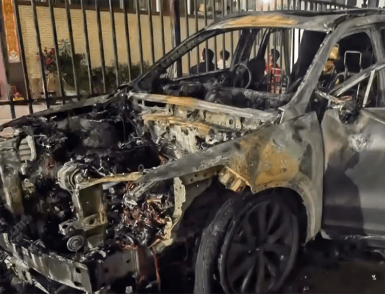 广东车主很牛<strong></p>
<p>货币互换的风险有哪些</strong>，理想汽车起火被他开出车库并砸窗逃脱