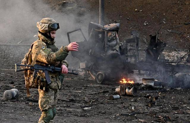 普京开始“斩首”<strong></p>
<p>币圈inchat</strong>，5枚高超弹直轰基辅，向西方发出决斗书