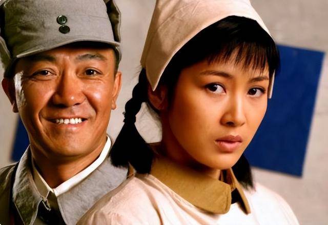 富商周旭辉<strong></p>
<p>币圈inchat</strong>，44岁娶小12岁女星童蕾，获刑3年后，妻女过得如何？