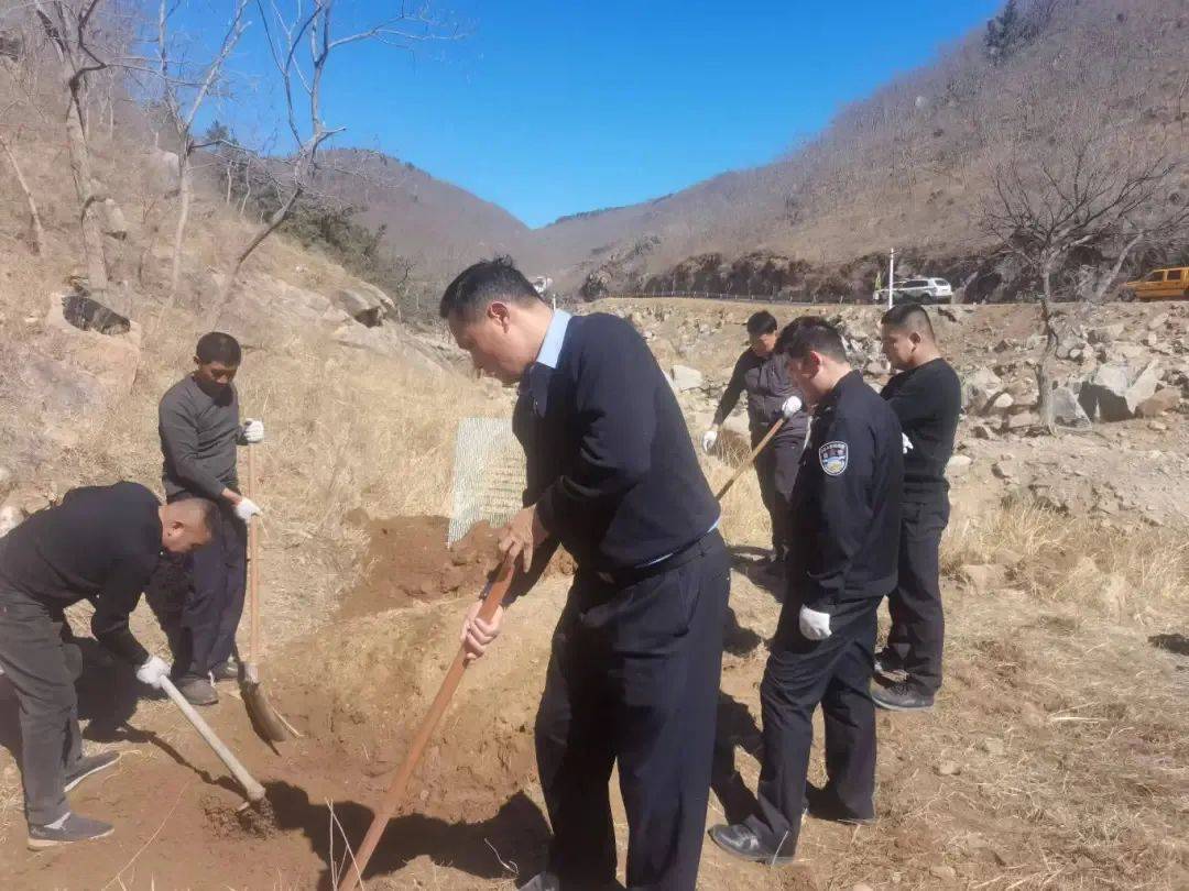 重检尸体确定尸源<strong></p>
<p>inchat币应</strong>，山东警方破获18年前命案，一对男女被抓